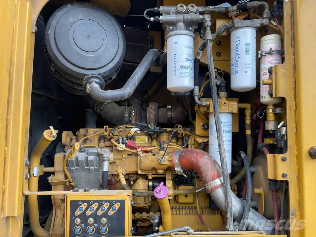 CAT 140M 平土機