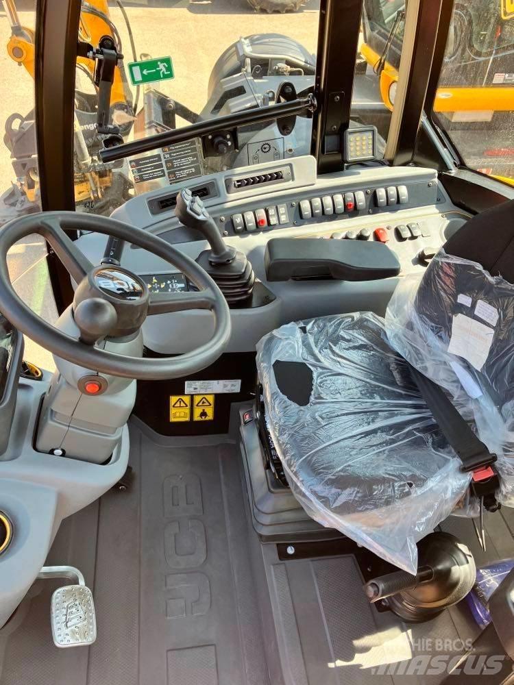 JCB 409 STAGE V - AGRI 小型裝載機