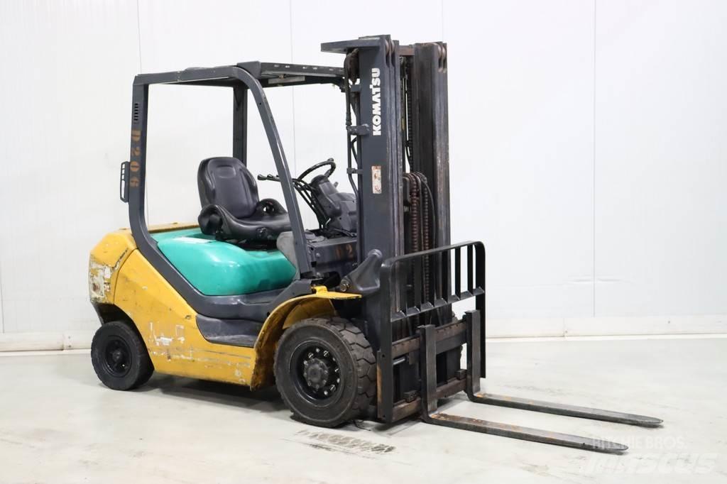 Komatsu FD25T-16 柴油卡車