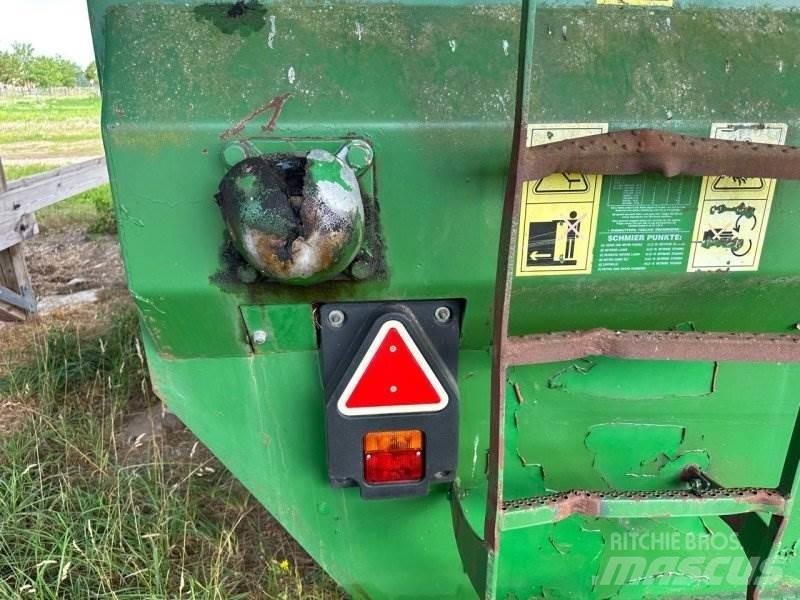 Keenan 115 FP 裝料斗、鼓風機和升降機