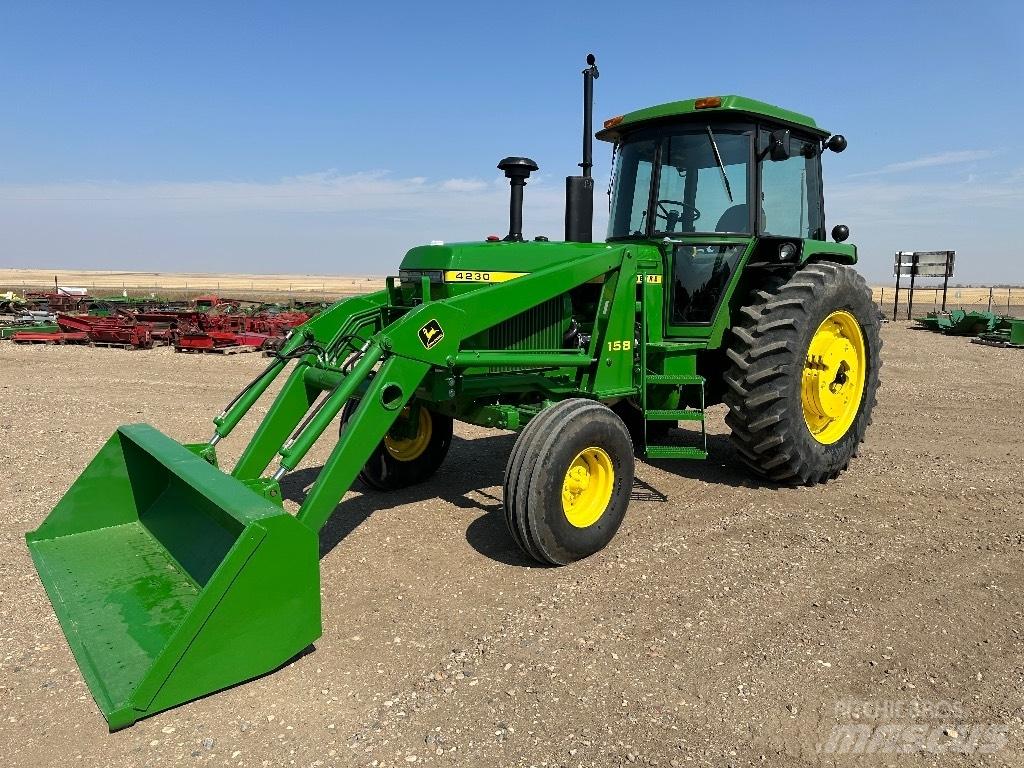 John Deere 4230 曳引機