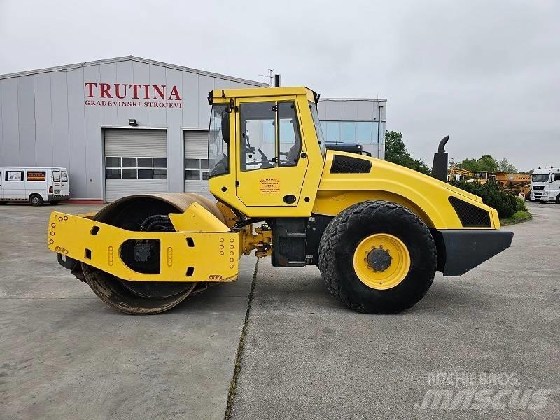 Bomag BW 213 D H-4 單輪滾壓機