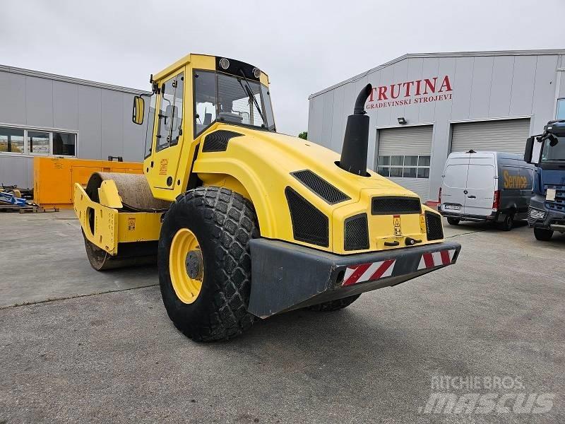 Bomag BW 213 D H-4 單輪滾壓機