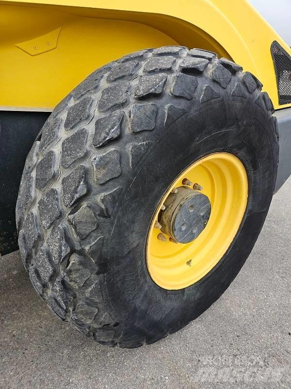 Bomag BW 213 D H-4 單輪滾壓機