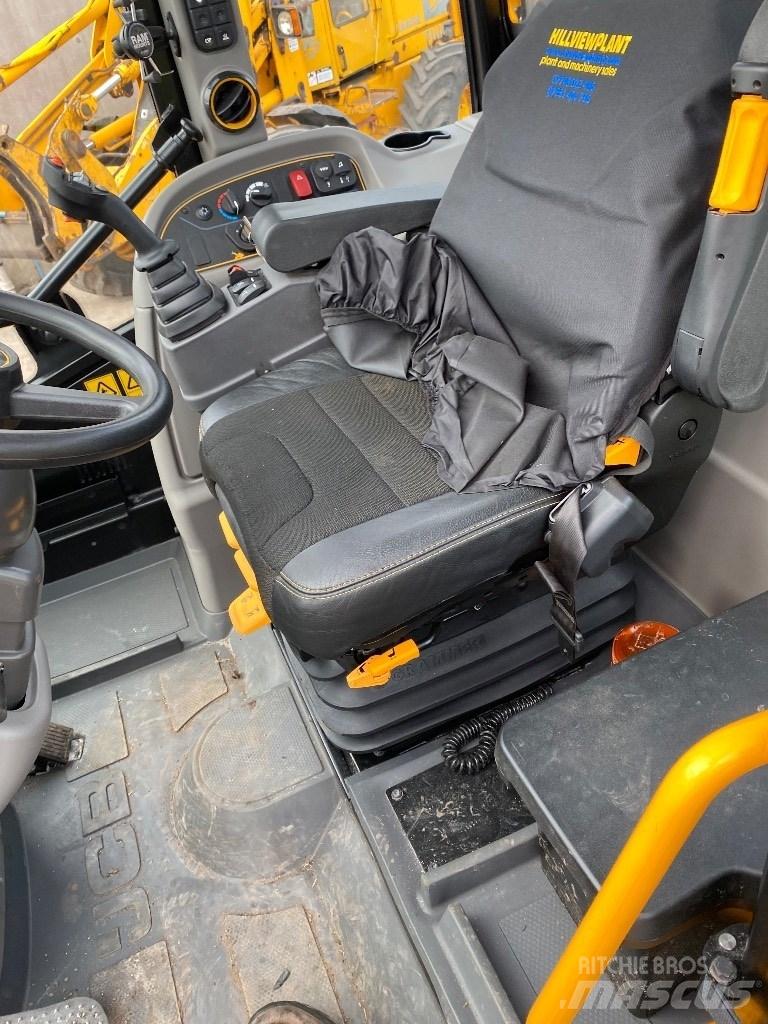 JCB TM 320 S 農業用伸縮臂裝載機
