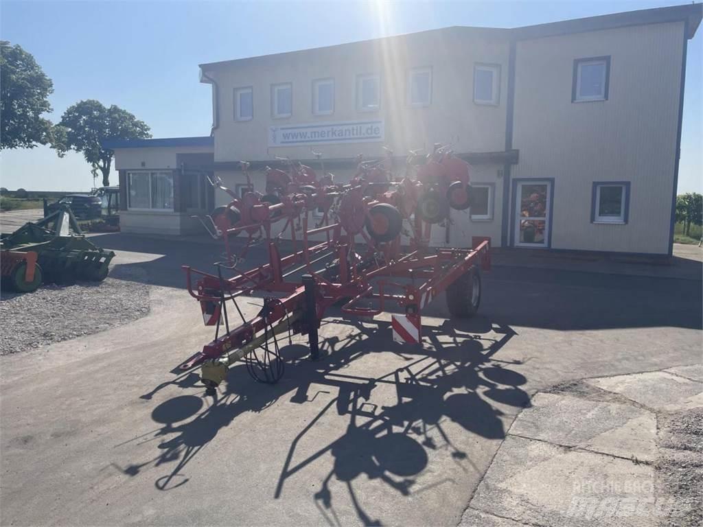 Lely Lotus 900P 耙與翻草機