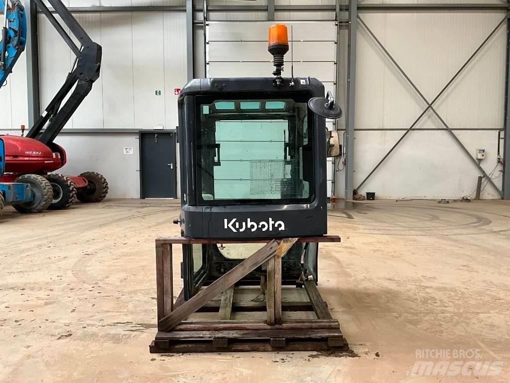 Kubota U 48-4 / U 55-4 駕駛室與內部