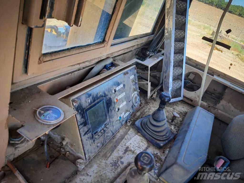 Komatsu D 375-1 履帶推土機