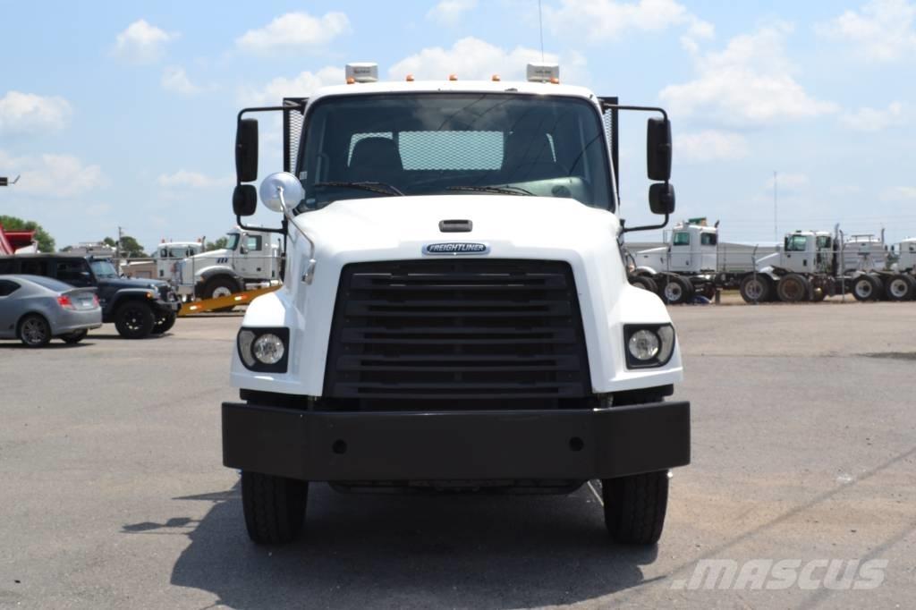 Freightliner 114SD 平板式/側卸式卡車