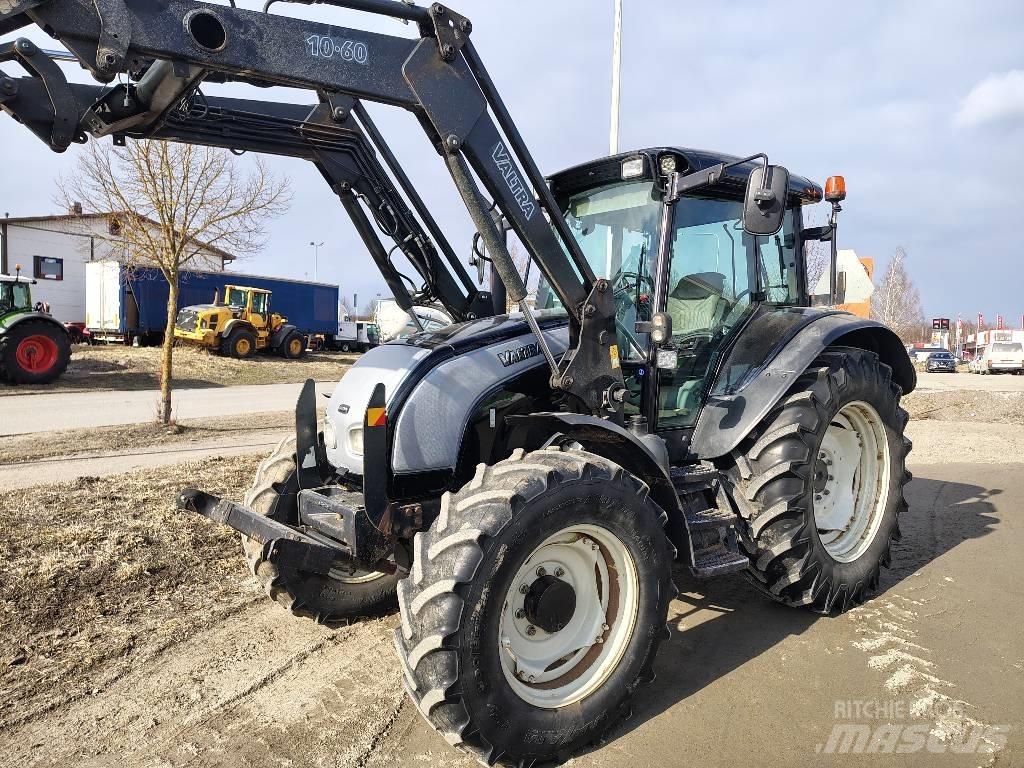 Valtra C120 曳引機