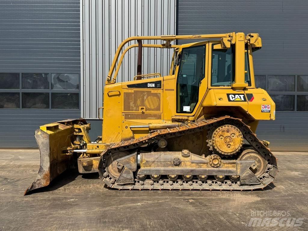CAT D6N 履帶推土機