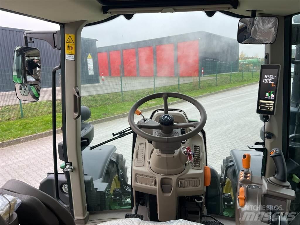 John Deere 6120M 曳引機