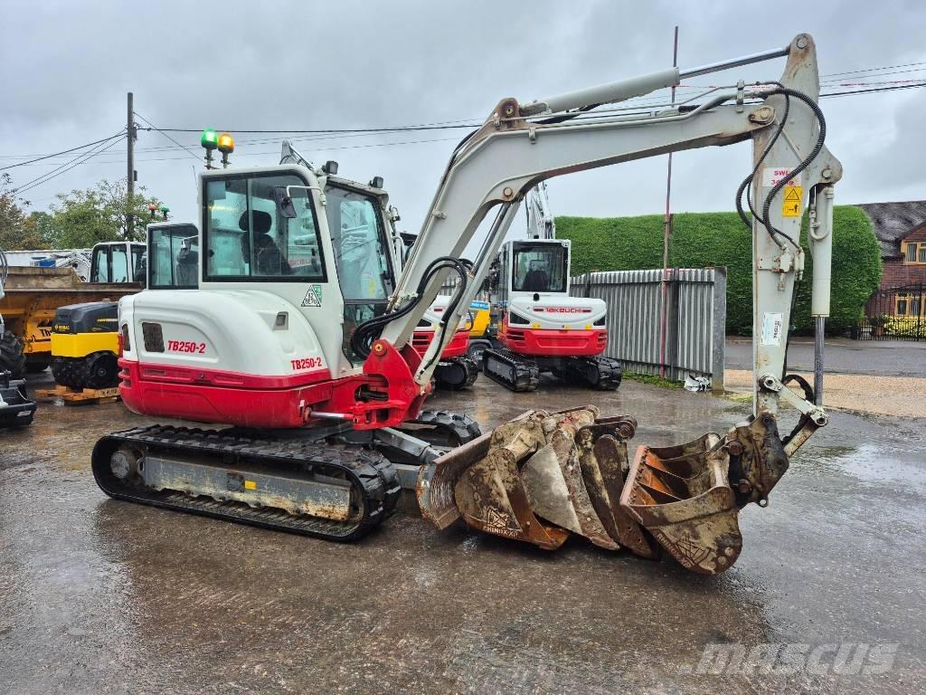 Takeuchi TB 250 小型挖土機/掘鑿機<7t(小型挖掘機)