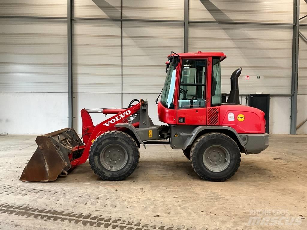 Volvo L 30 G 輪胎式裝載機