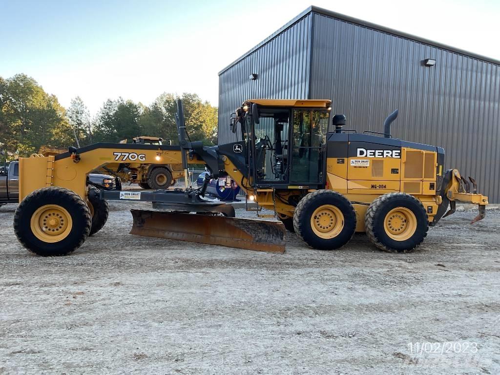 John Deere 770 G 平土機