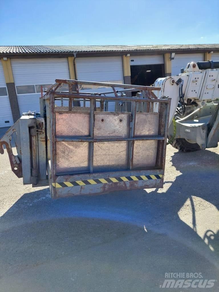 Terex 4514 伸縮臂操作車