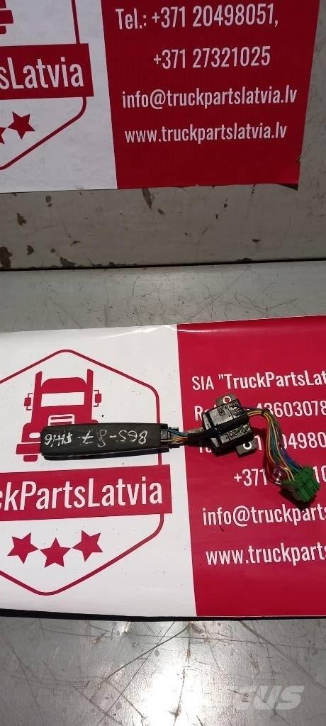 Volvo FH 12.     20553788 駕駛室與內部