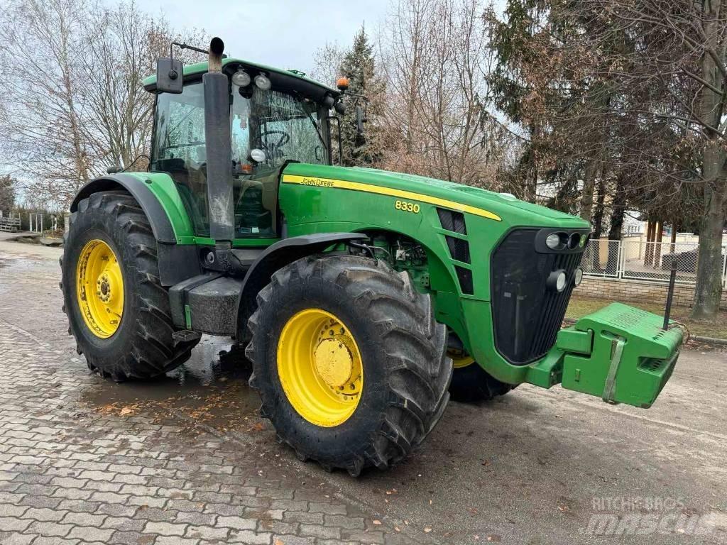 John Deere 8330 曳引機