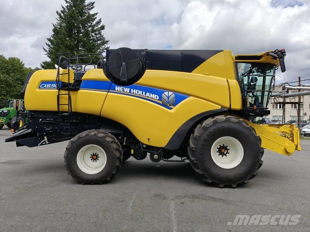 New Holland CX 8.90 聯合收穫機