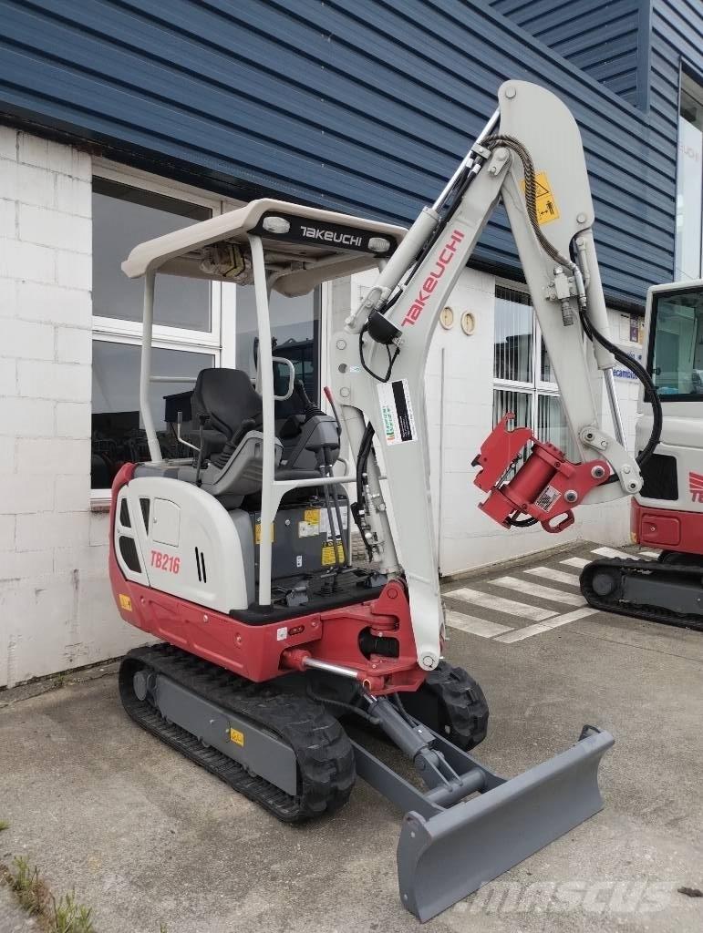 Takeuchi TB 216 小型挖土機/掘鑿機<7t(小型挖掘機)