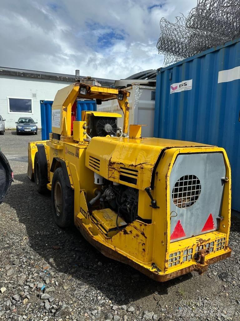  Aramine L150D 地下裝載機