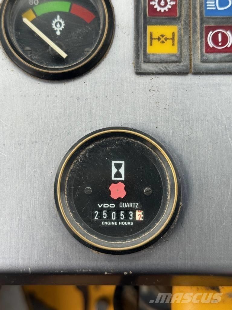Volvo BM L 160 輪胎式裝載機