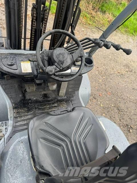 Toyota 8 FDF 30 柴油卡車