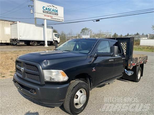 Dodge RAM 3500 平板式/側卸式卡車