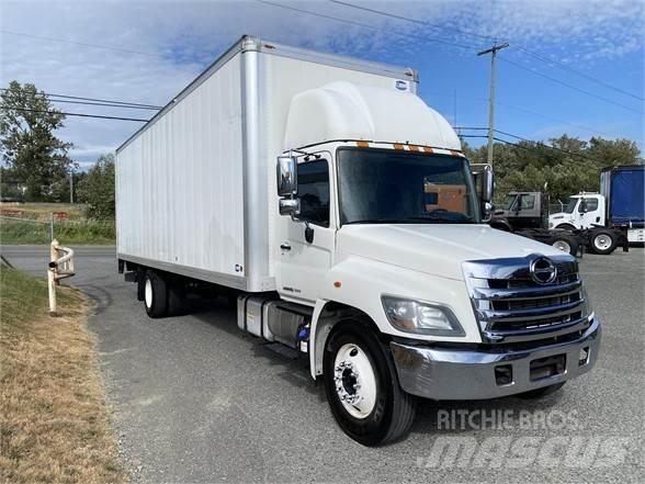 Hino 338 貨箱式卡車