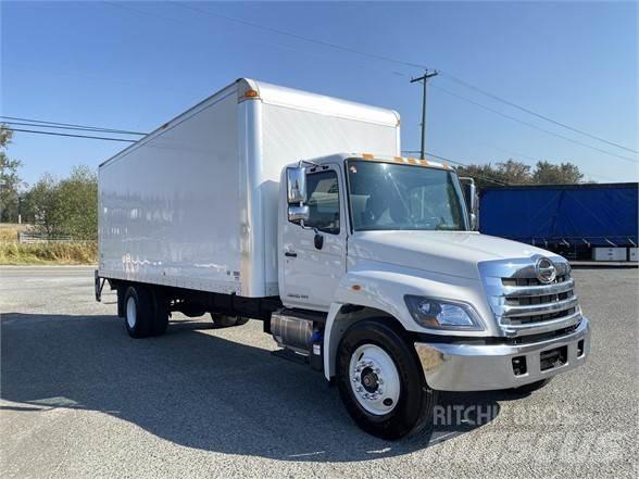 Hino 338 貨箱式卡車