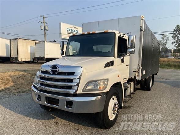 Hino 338 篷布卡車
