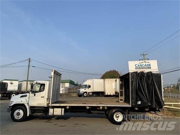 Hino 338 篷布卡車