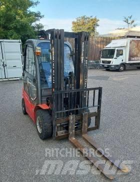 Manitou MI 25 柴油卡車