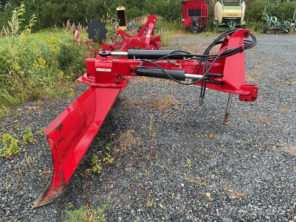 Vama 300 JH 2 刮路機