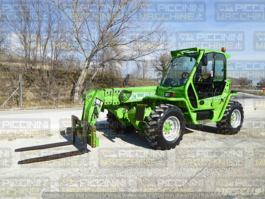 Merlo P38.13 伸縮臂操作車