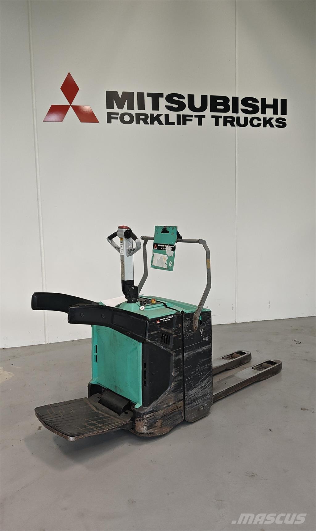 Mitsubishi PBV20N2 平台卡車