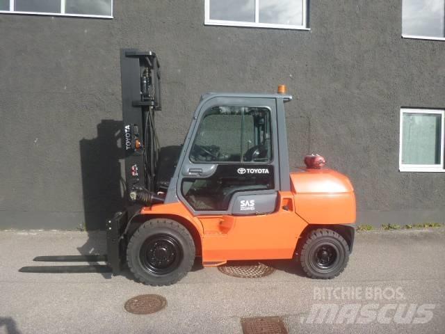 Toyota 7 FD A 50 柴油卡車