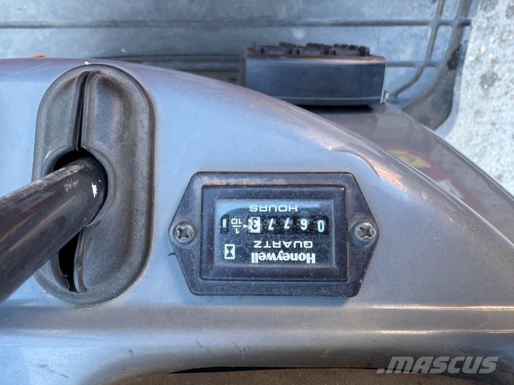 Yanmar SV08 (1D776) 小型挖土機/掘鑿機<7t(小型挖掘機)