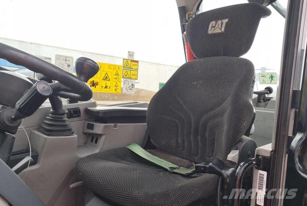 CAT TH 408 D 農業用伸縮臂裝載機