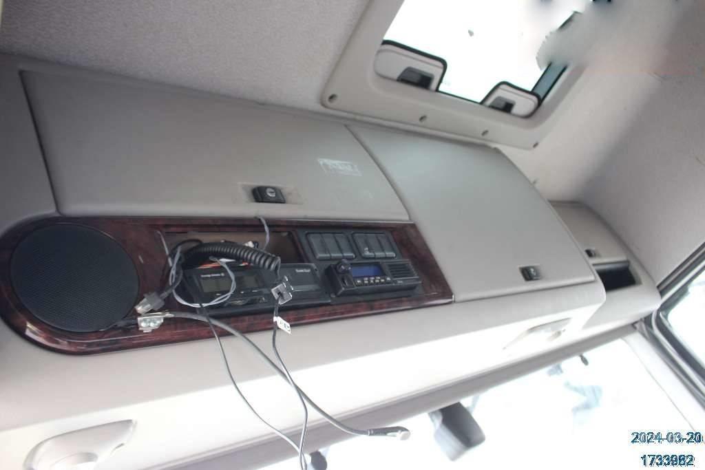 DAF XF 510 駕駛室與內部