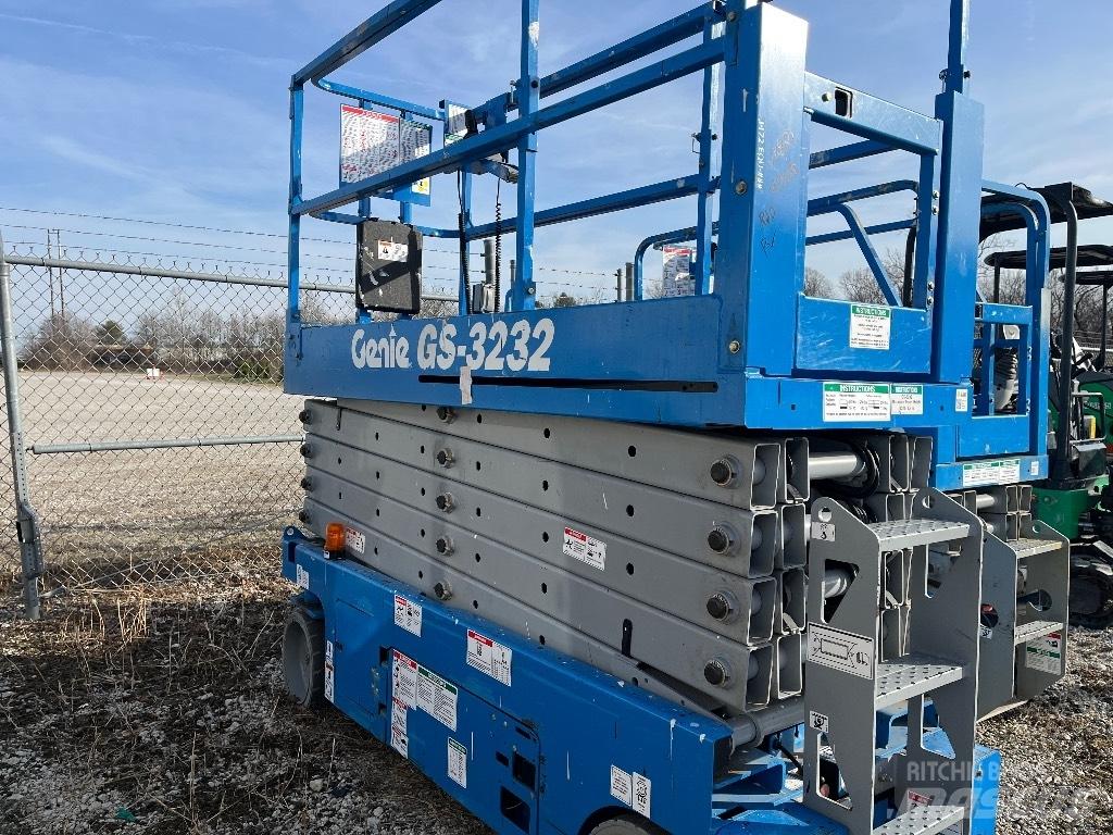 Genie GS 3232 剪式升降機