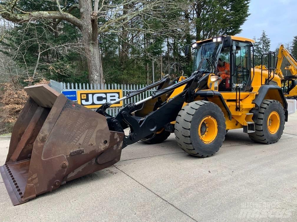 JCB 437 HT 輪胎式裝載機