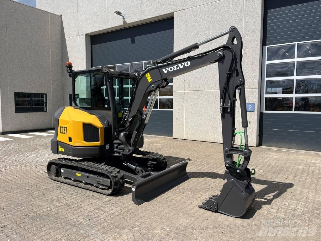 Volvo EC37F 小型挖土機/掘鑿機<7t(小型挖掘機)