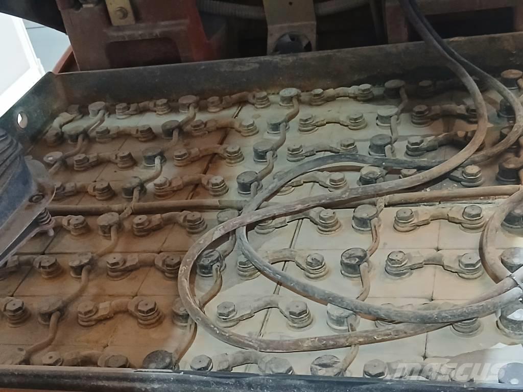 Linde E25/600-336 電動堆高機