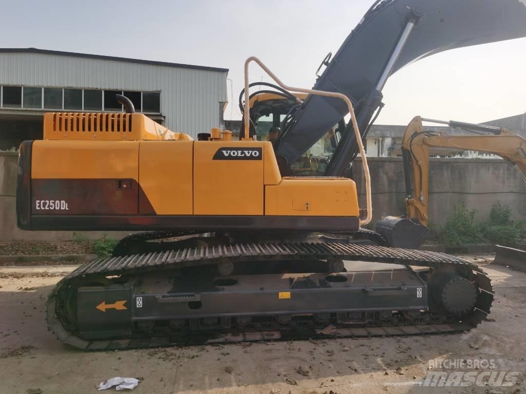 Volvo EC 250 D L 履帶式 挖土機/掘鑿機/挖掘機