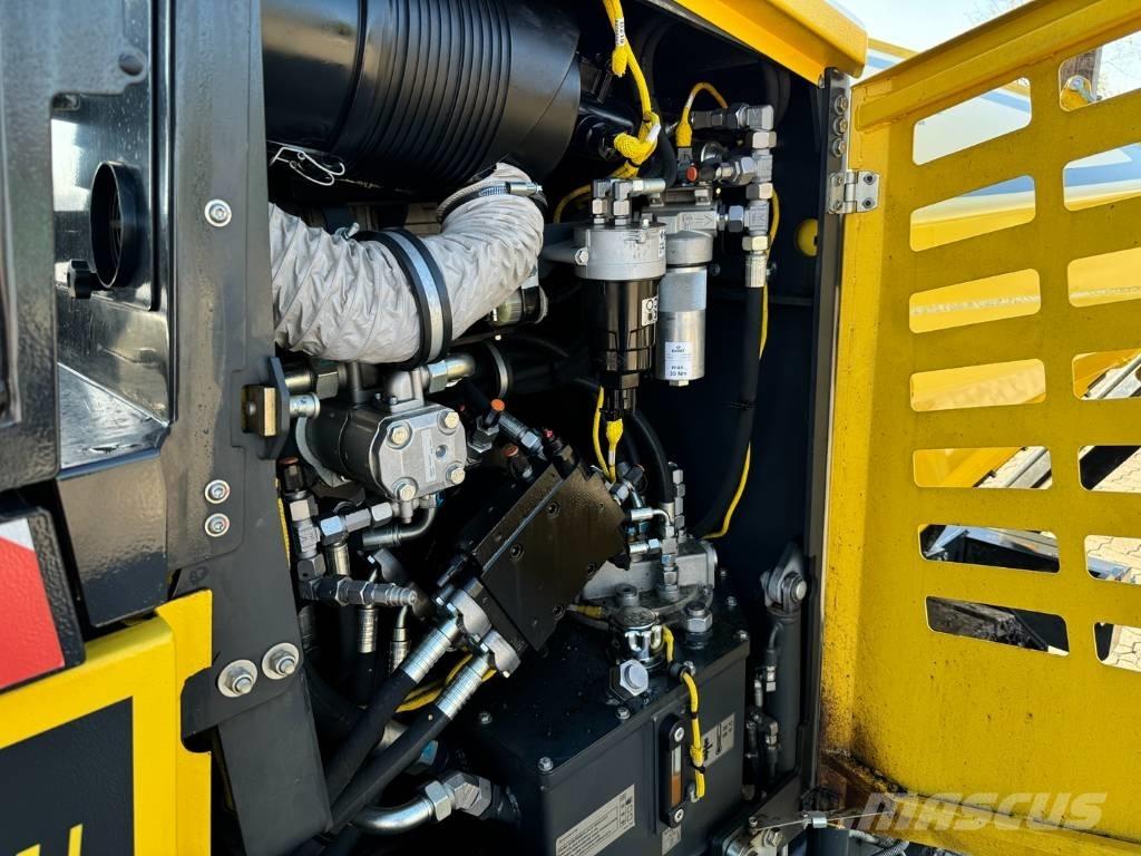 Bomag BF 300 C-2 瀝青攤舖機/鋪路機