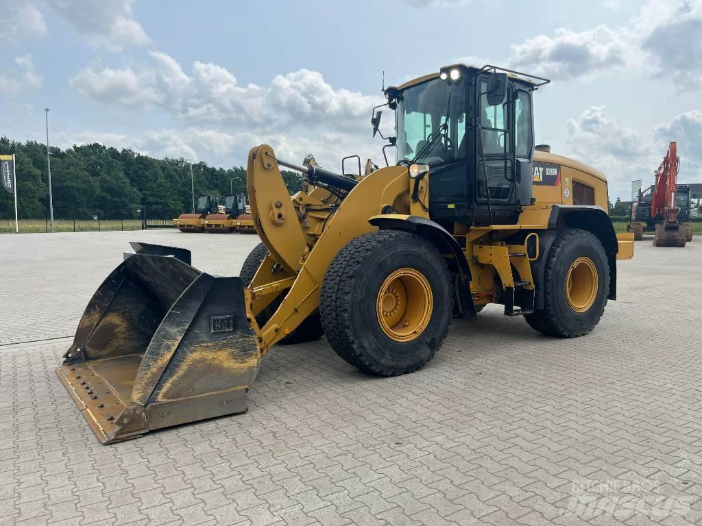 CAT 926M 輪胎式裝載機