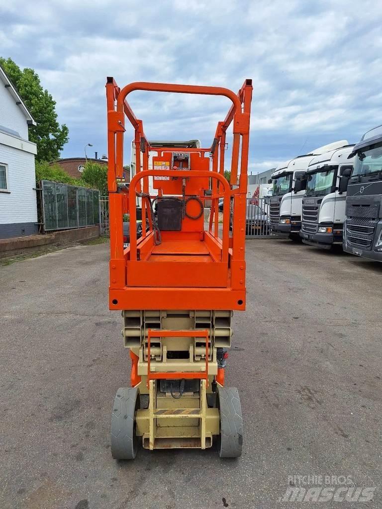 JLG 2030 ES 剪式升降機