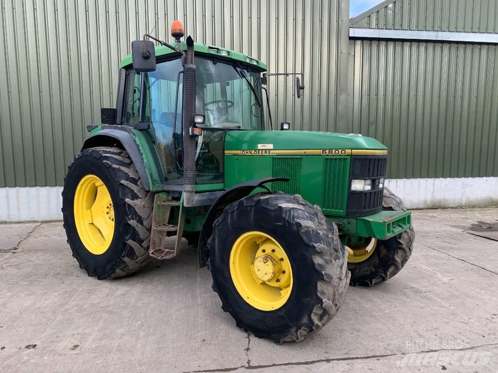 John Deere 6800 曳引機