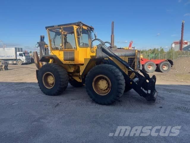 Volvo BM 6300 反鏟裝載機